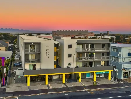 Wink Aparthotel Eaton Square Отели в г. Tokai