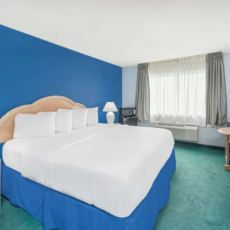 Days Inn by Wyndham Osage Beach Lake of the Ozarks
