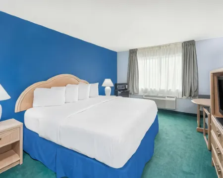 Days Inn by Wyndham Osage Beach Lake of the Ozarks Hotels in Pawhuska Township