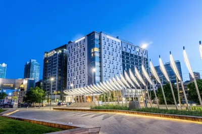 Hilton Garden Inn Calgary Downtown Các khách sạn gần University of Lethbridge Calgary Campus