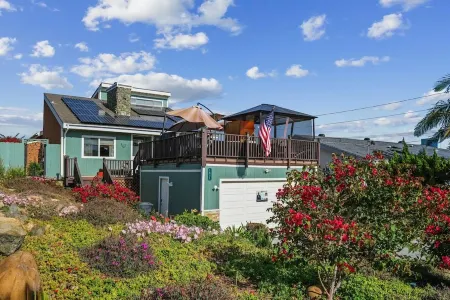 Amazing 4 BDRM 2 Bath Home With Breathtaking  Views!