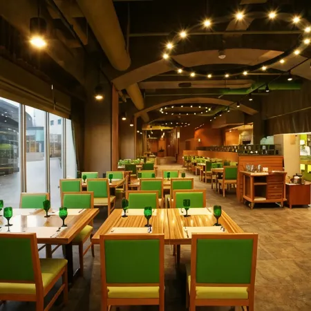 Hanwha Resort Gyeongju Отели рядом с достопримечательностью «Храм Пэннюльса»