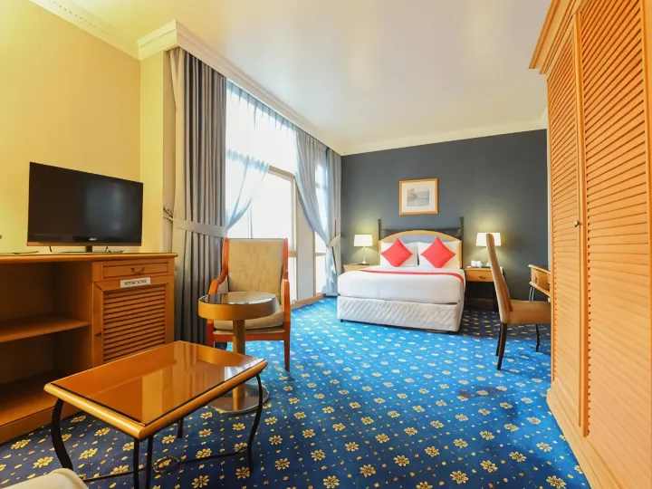 City Plaza Hotel