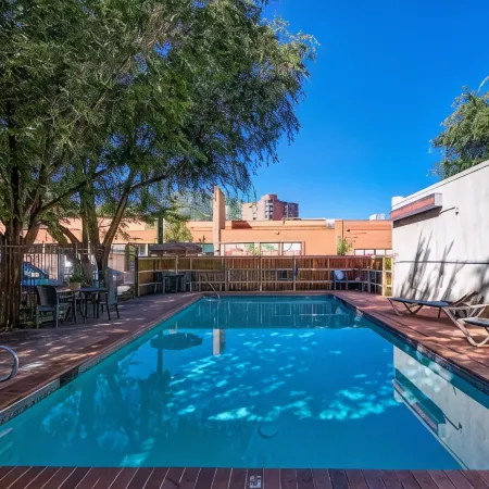 Boulder University Inn