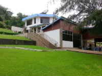 Paradise Resort, Lake Bosomtwe Hotels in Botsomtwe