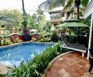 Renzo's Inn - Rooftop Pools