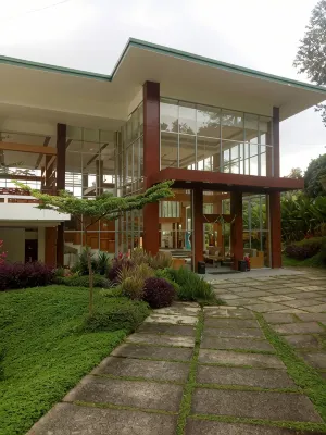 Pondokan Tjiburial Hotel in zona Mountain View Golf Club