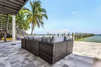 Oceanfront Multi-Family Retreat // 4 Bed, 4.5 Bath // 2 Fully Equipped Kitchens!