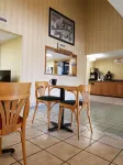 Super 8 by Wyndham Bentonville - 2 stjerner