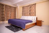 Deluxe 1 Bed Apartment - Wifi Airon Parking Hotels in Kwashieman