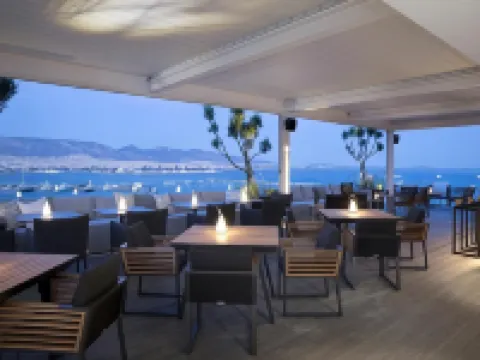 The Alex Monte Kastella, Santikos Collection Pire otelleri