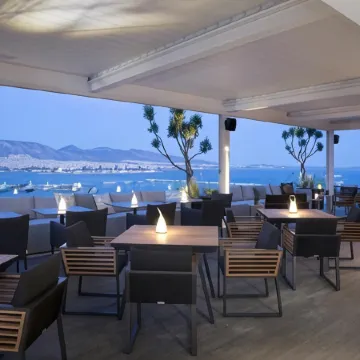 The Alex Monte Kastella, Santikos Collection