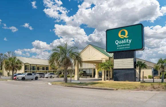 尤福拉湖附近凱藝套房酒店