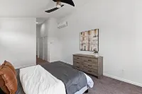 Townhome in Indianapolis - 7 minutes from downtown Indy