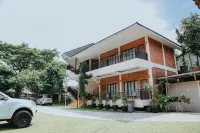 Saung Dolken Syariah Resort & Hotel - parking