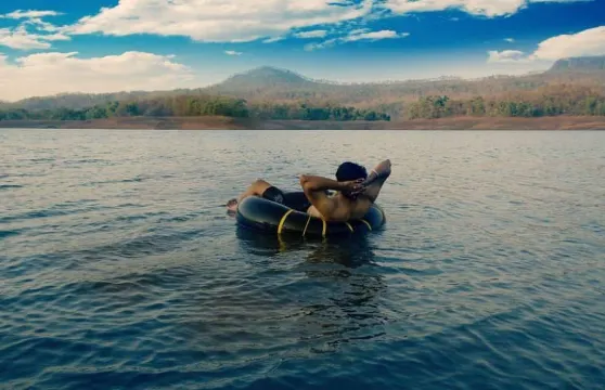 洛納瓦拉祕密湖景露營酒店