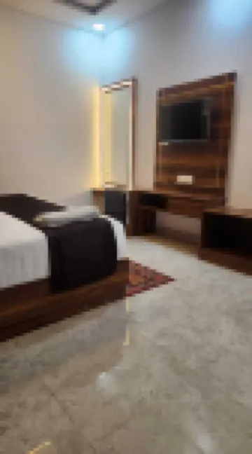 Kingfisher Luxury Resort