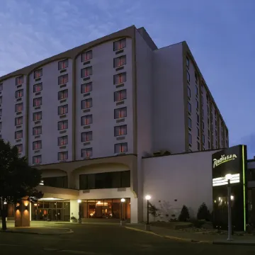 Radisson Hotel Bismarck