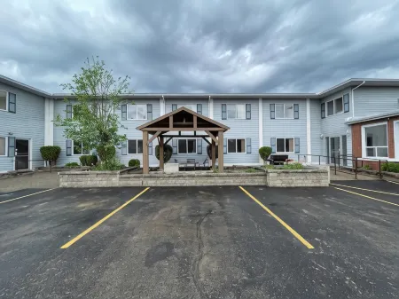 Super 8 by Wyndham Pembroke