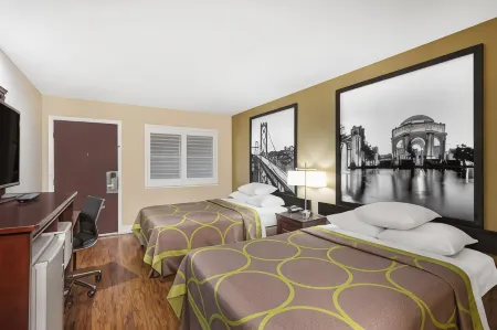 Super 8 by Wyndham Martinez