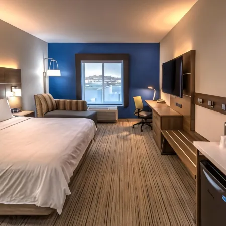 Holiday Inn Express & Suites RENO AIRPORT by IHG