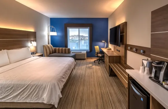 智選假日套房酒店裡諾機場