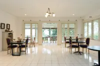 Lot449 Glass House Hotels in Cisarua
