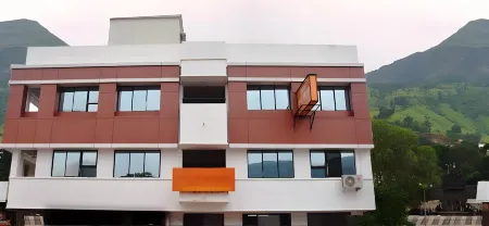 Hotel Sai Yatri Отели в г. Бхилмал