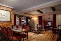 Cromwell Arms Country Pub with Rooms - Wifi