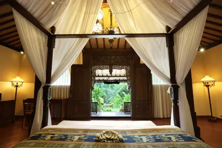 Shanti Natural Panorama View Hotel Отели рядом с достопримечательностью «Puri Kanginan Buleleng»