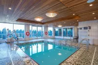 Sandman Hotel Hamilton - Pools