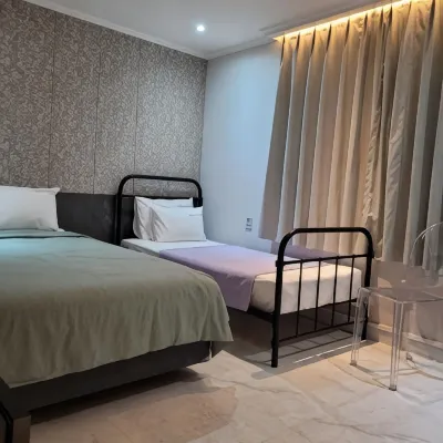 Gallery Hotel Các khách sạn gần Công viên Ssamji