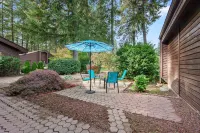 Twin Lakes Village Home—Golf Retreat, Community Pool, Corner Lot, and Single-Level Living! 쿠티나이 카운티 호텔