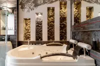 Komorowski Luxury Guest Rooms - romantique