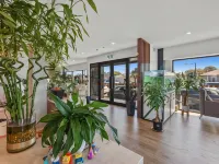 Golden Hotel Hotels near Riccarton