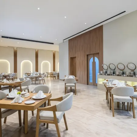 Voyage Hotel & Suites