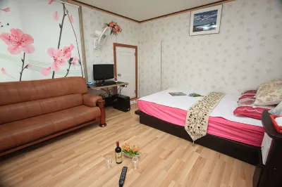 Yangyang Osaeganteo Mullebanga Pension 龍沼瀑布附近的飯店