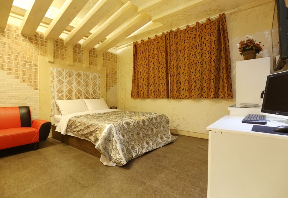 청주 베르사체 화려한 객실