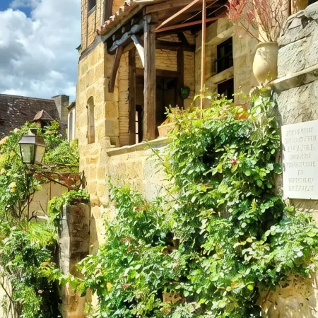 3-room apartment near medieval city
