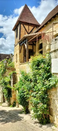 3-room apartment near medieval city