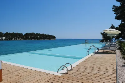 Crvena Luka Resort Hotels in 