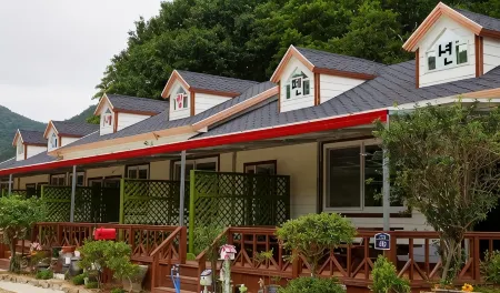 Buan Mul Love Pension Отели рядом с достопримечательностью «Gwan-Eumbong»