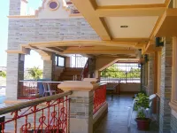 Eden Travellers Lodge