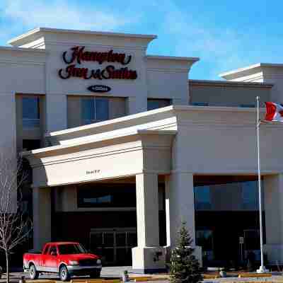 Hampton Inn & Suites by Hilton Lethbridge Hotel Exterior