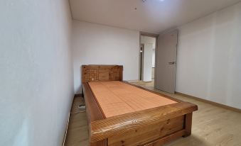 Sancheong Jirisan Red Clay Healing Village Pension