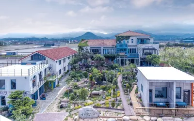 Goseong Chrysanthemum Flower Fragrance Dog Pension Hotel in zona Songjihohaesuyokjang