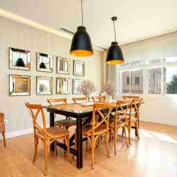 Modern Apartment Close to Malagueta Beach. Reding Rooms