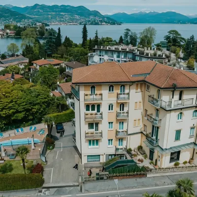 Hotel Flora Отели рядом с достопримечательностью «Изола Супериоре»