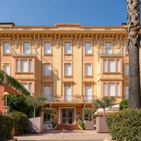 Hotel Careni Villa Italia