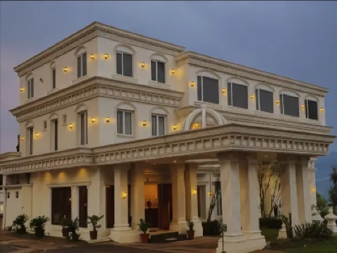 Rizen Premiere Hotel Hotels near Cimory Riverside
